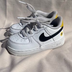 Toddler Nike low dunks. Have a Nike day.